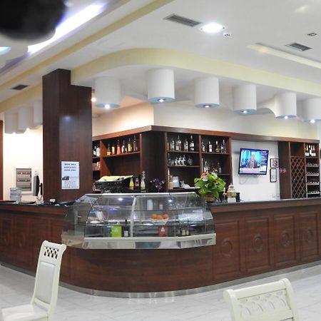 Hotel 3 Vellezerit Δυρράχιο Εξωτερικό φωτογραφία