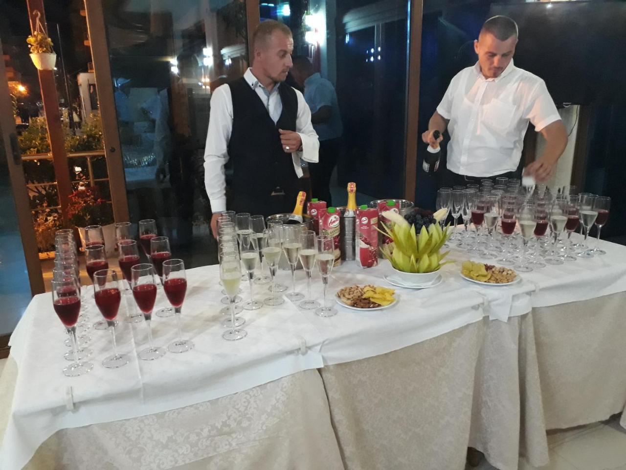 Hotel 3 Vellezerit Δυρράχιο Εξωτερικό φωτογραφία