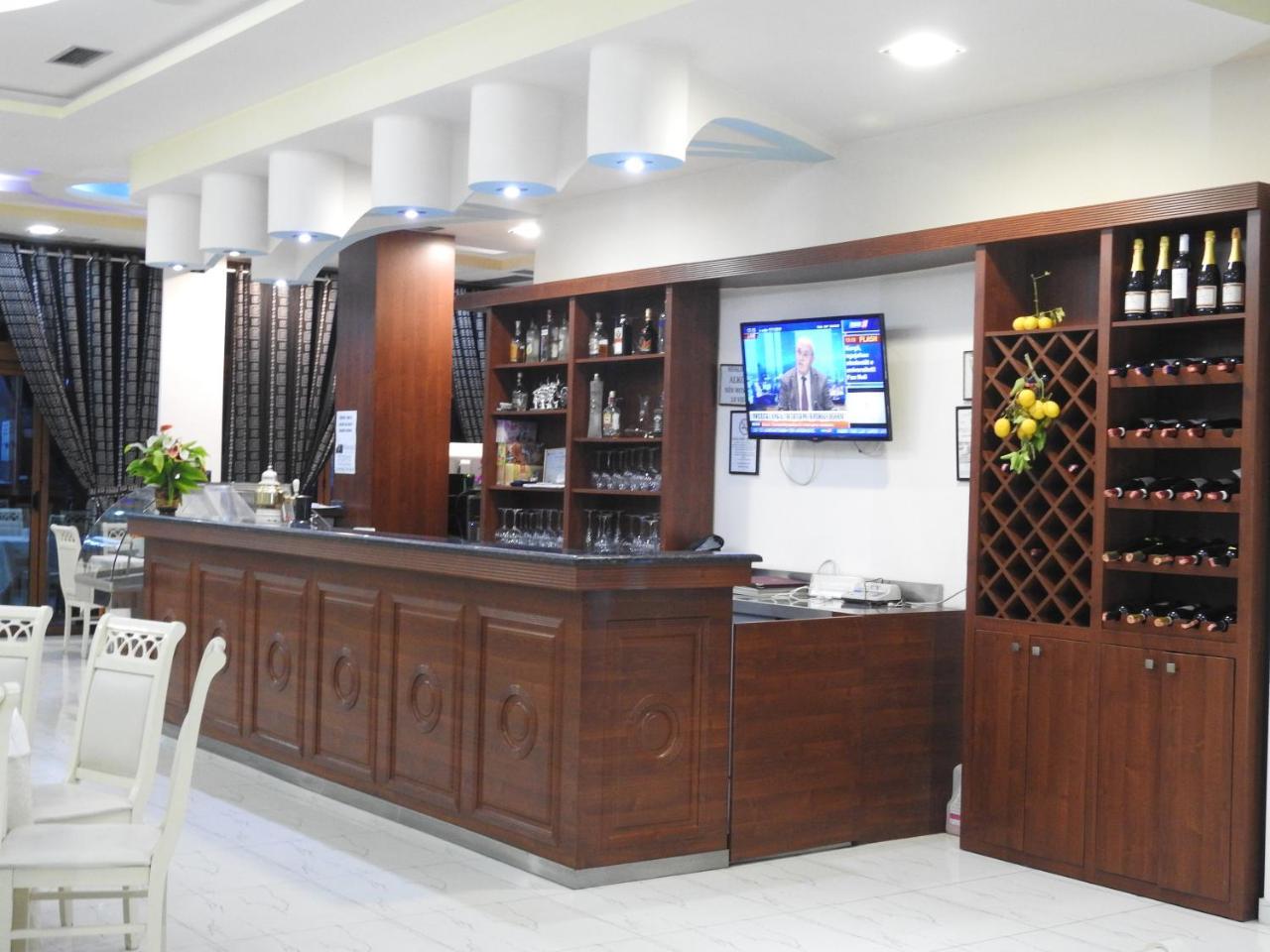 Hotel 3 Vellezerit Δυρράχιο Εξωτερικό φωτογραφία