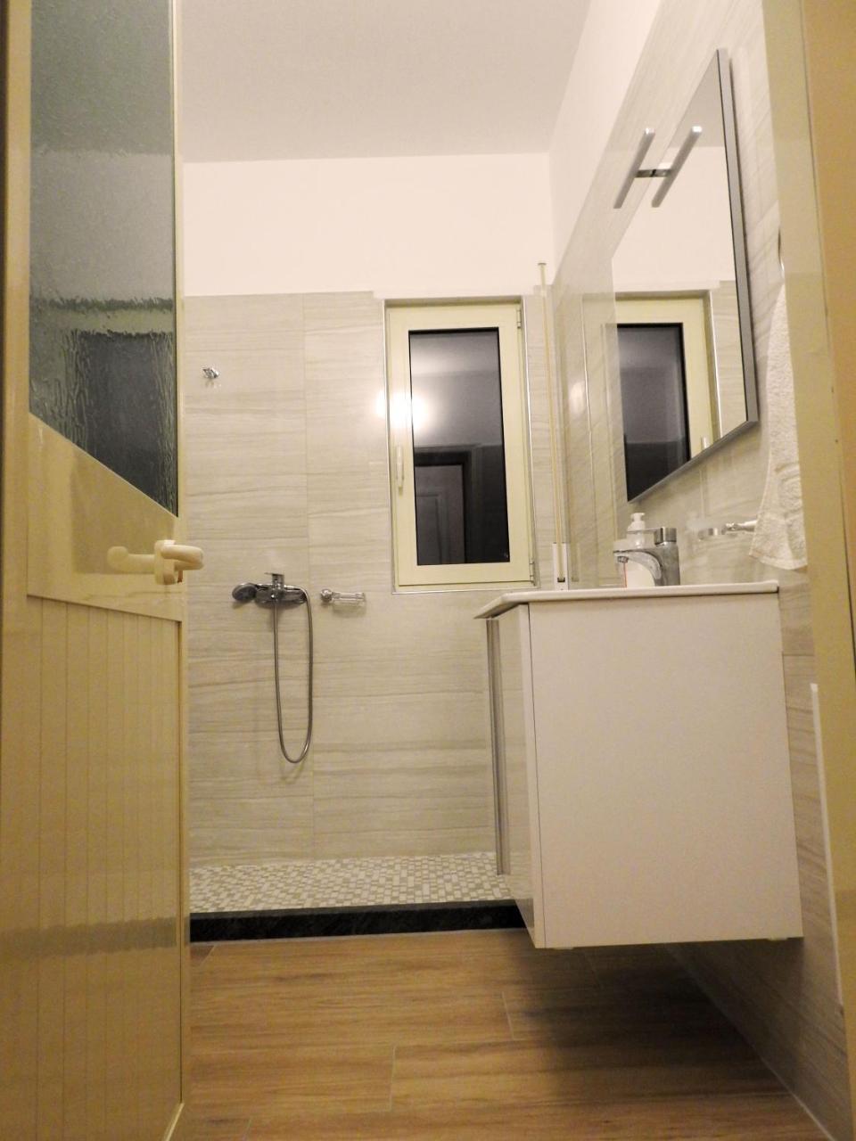 Hotel 3 Vellezerit Δυρράχιο Εξωτερικό φωτογραφία